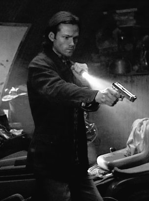 demon_heart_spn's tweet photo. ..against the dark..
#GunAppreciation #WinchesterWednesday #SamnDean @Bloody_Mary0812 @Olivia2Y5 @jensdalecki https://t.co/Yaj2O1iUXA