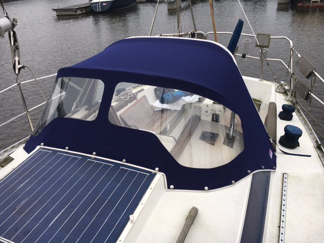 Vandaag 2 kapjes afgeleverd <a href="/DZeilmakerij/">Dekker Zeilmakerij</a> #Zaandam  geen #ijzel in #Zaandam <a href="/VyvaFabrics/">Vyva Fabrics</a>