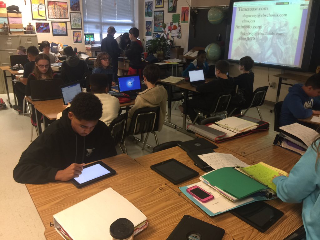 VBAnchor's tweet image. Students using laptops, iPads, and BYOD in the class with various projects. #vbanchor