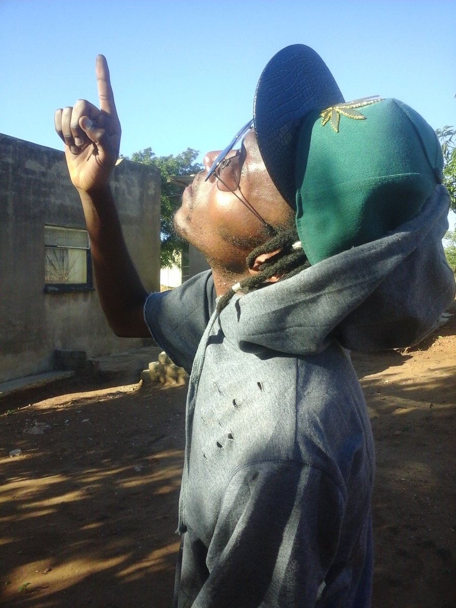 Royal TF tweet media