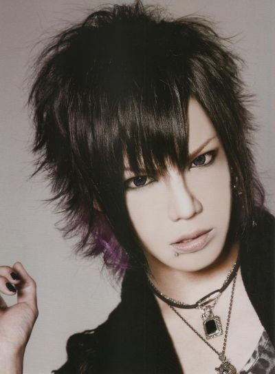 バンド』己龍 『名前』黒崎眞弥 『パート』ボーカル 『身長』163cm