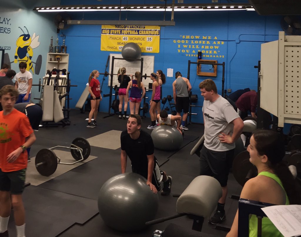 Coach_Burn's tweet photo. 30+ Ithaca student athletes putting in extra work before 7 AM #IthacaPride #ChampionshipGoals https://t.co/e0xB6uBWSU