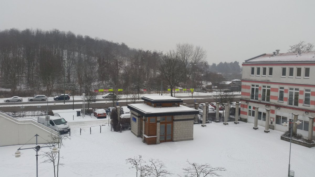Gjulaija's tweet photo. Läuft hier bei uns in Berlin! ❄❄❄ https://t.co/1KzuloeYeO