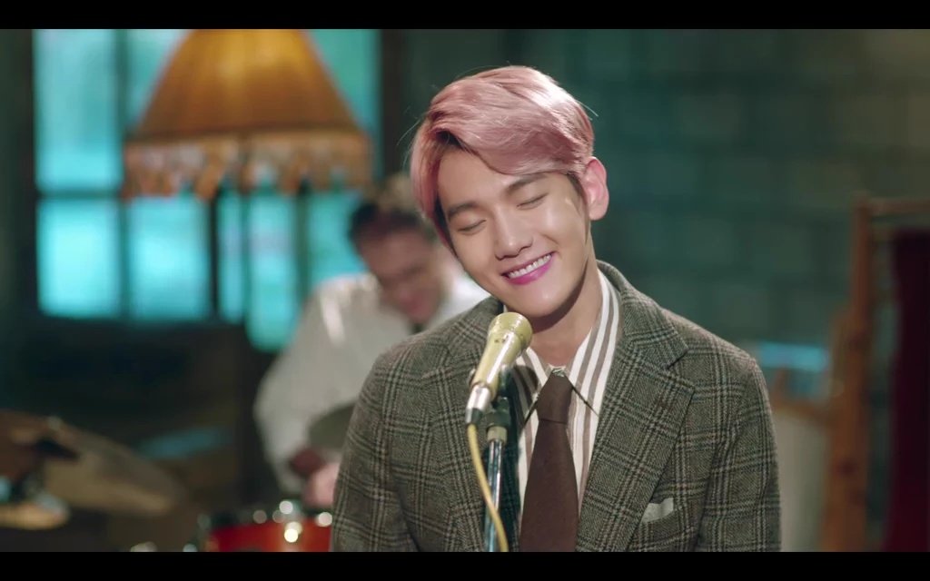ADOREXONLY's tweet photo. [CAP] Baekhyun "DREAM" MV

Hahaha im overdosed with his smile https://t.co/1r5AGE3edI