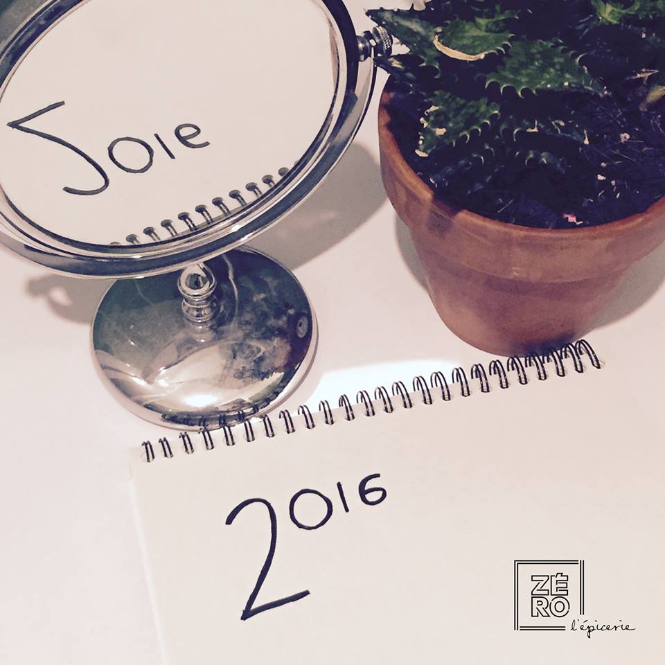 ZeroEpicerie's tweet photo. Vous cherchez une bonne résolution pour 2016 ? Passez au #zerowaste 
On vous promet une année aux reflets joyeux :) https://t.co/tXjDW0U9rg