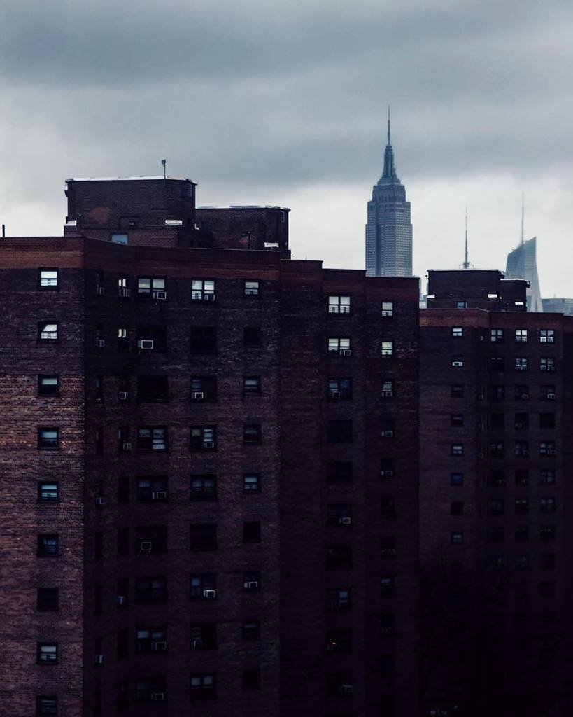 241Photography's tweet photo. RT https://t.co/SHp2tPSZg8 by ben_pg ...B r i c k s. A n d. C l o u d s.
#manhattan #skyline #empirestatebuild… https://t.co/GRQk4cFi1N