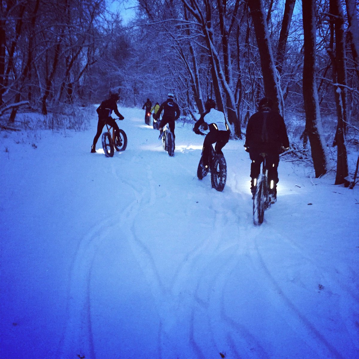 .@SnglSpeedBetty and her friends enjoy the new snowfall in the early morning hours as they train. #DesignVictory