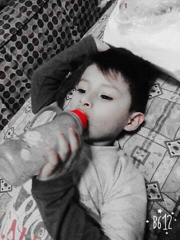 danicoapalma's tweet photo. fabi deja la mamadera :) https://t.co/l6cZHxXZpM