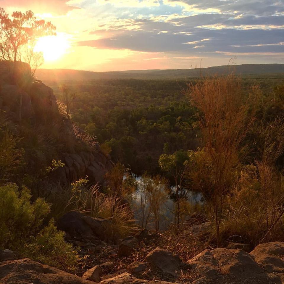Ladditudes_'s tweet photo. A4 Katherine in @AusOutbackNT! Sitting atop the gorge at sunset was surreal. Great place to reflect! #ExpediaChat https://t.co/MRKu9Vu4J0