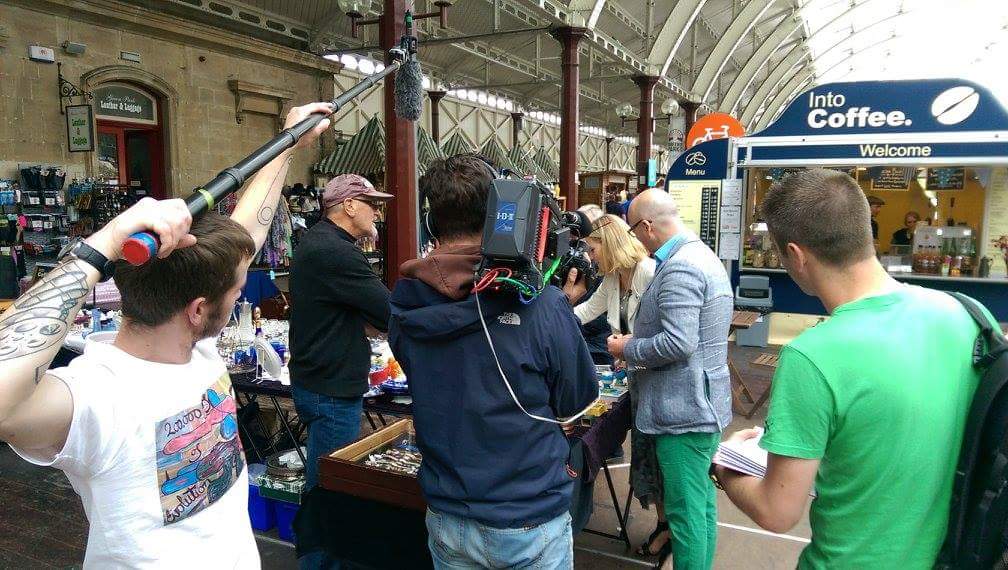 I loved working on Celeb @AntiqueRoadTrip with @sallyephillips @DavidHarperTV #nigelplaner #makeupartist #whatfun xx