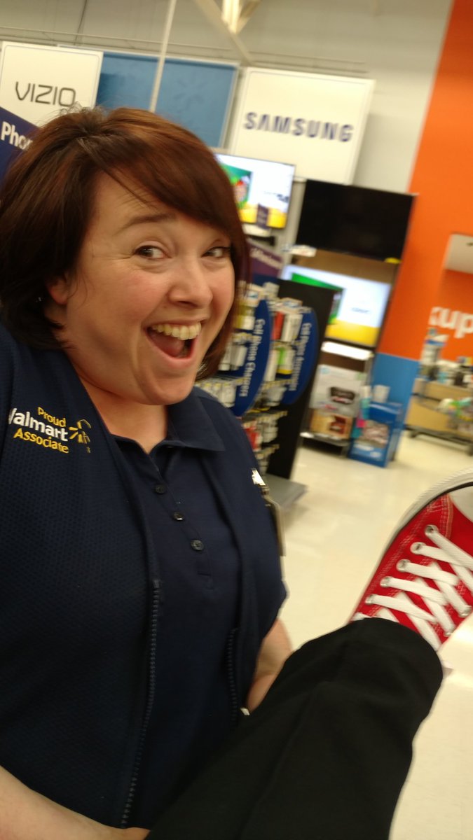 BenneBe13's tweet photo. So jelly of my little red shoes in WM262...#ncmindirect https://t.co/6qMYUFX2St