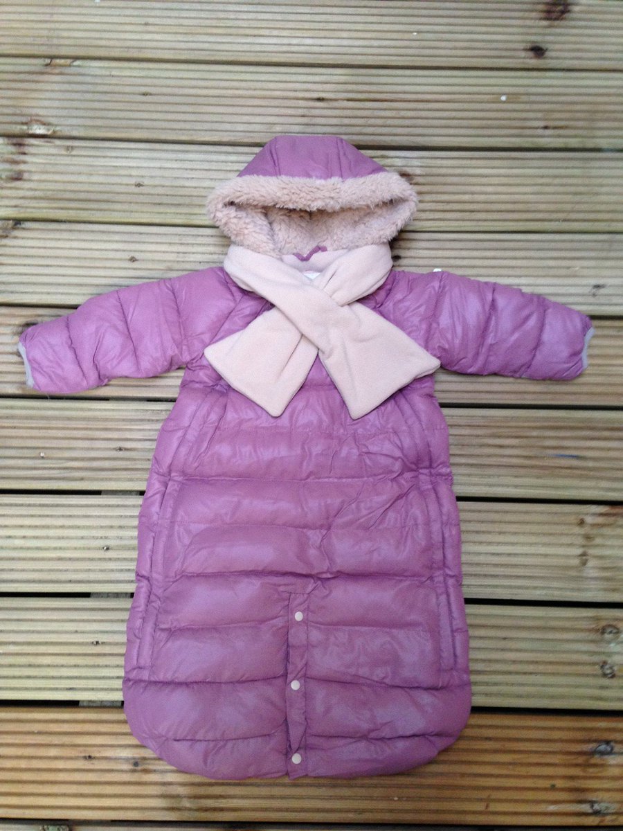BuggyPramReview's tweet photo. New review! @7AMEnfantUK Doudoune - perfect to keep your little one snug. https://t.co/JwFXS2iQHl #snowsuit #snug https://t.co/rZBlpT65BC