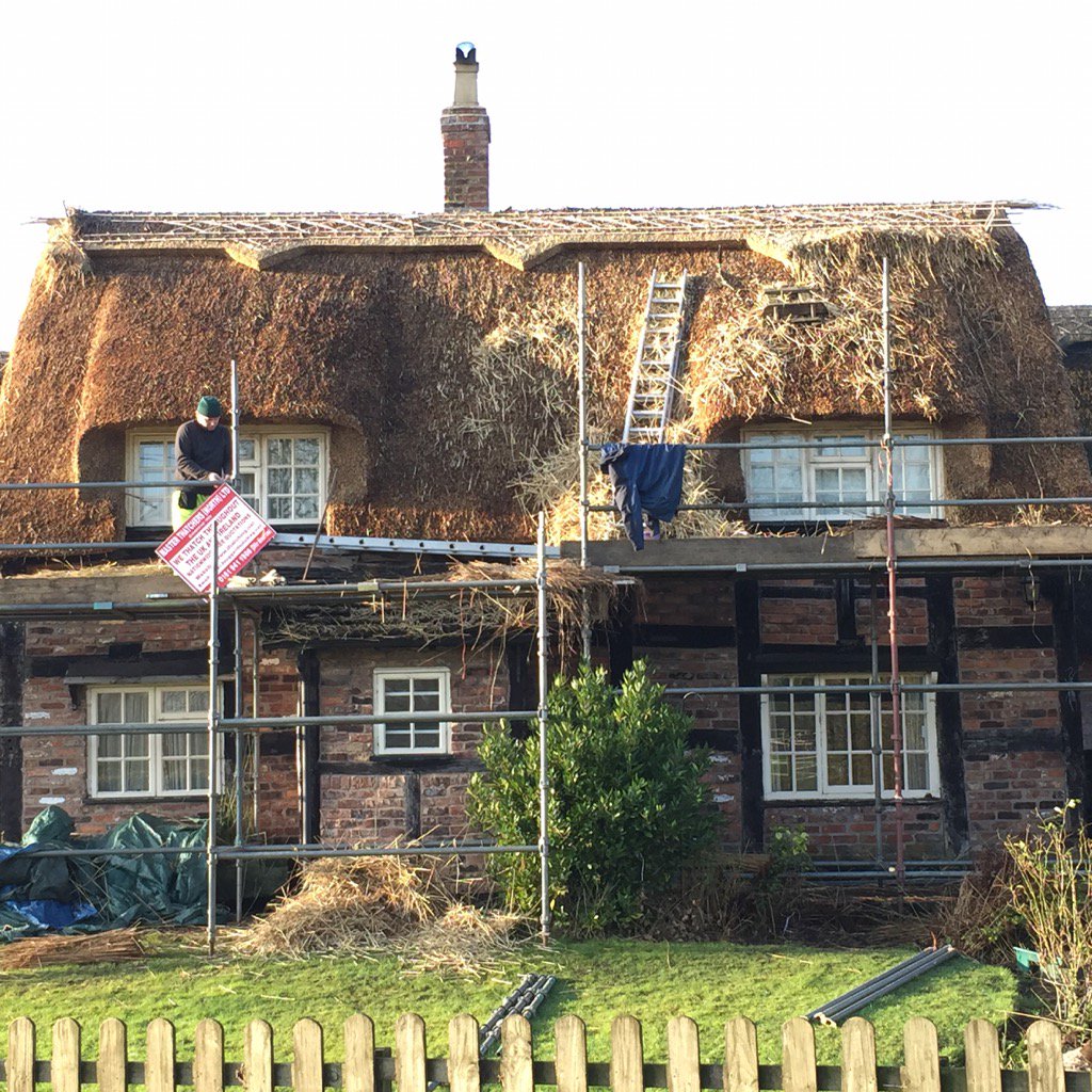 masterthatcher2's tweet photo. #Thatching job in #Cheshire nearing completion. #WaterReed. #RoofThatching. https://t.co/lUMJEDJpKq