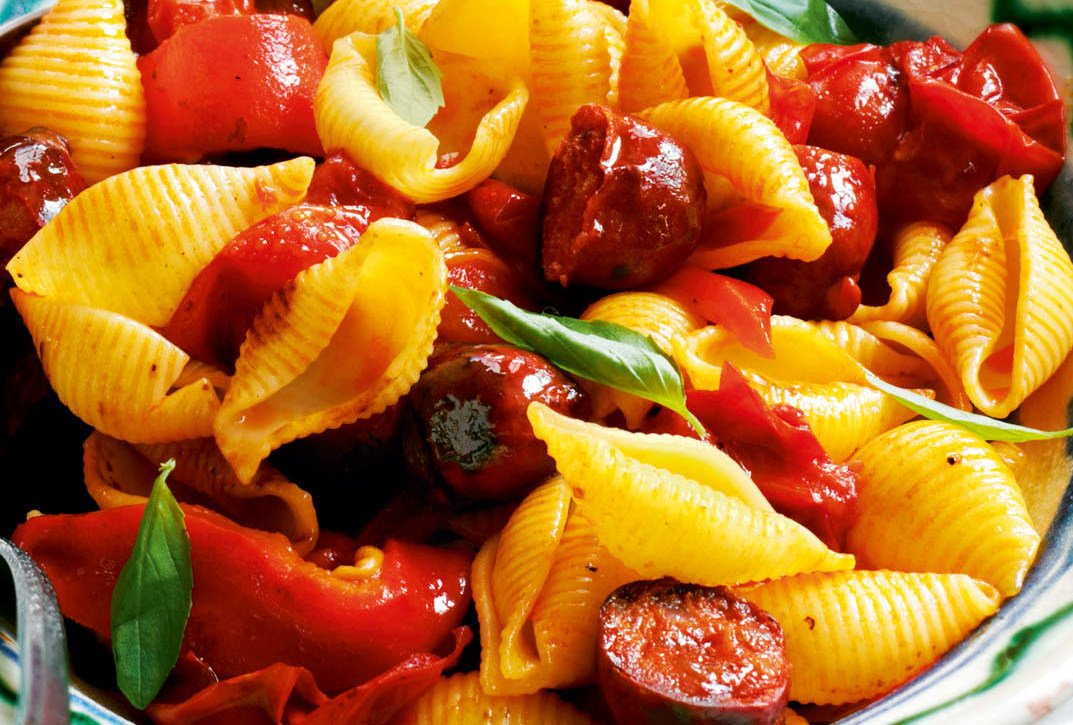 Simolliecaterin's tweet photo. Awesome food ahead for all of you!
Pasta with red peppers and chorizo,yummy and with a #mediterraneantwist
#yummy https://t.co/jMzZWDSa8D