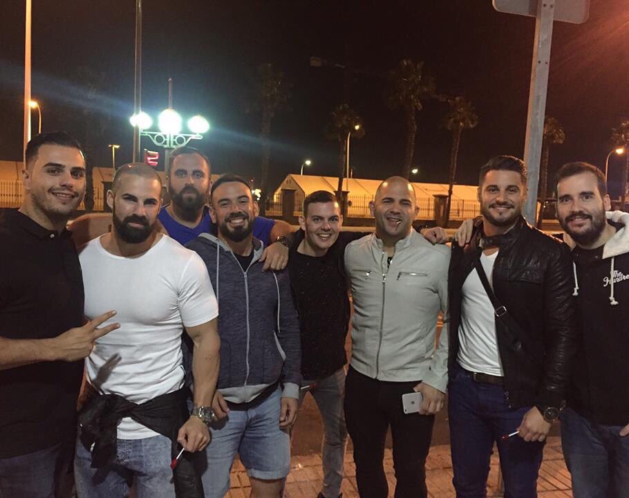 maus78's tweet photo. Gente buena con clase https://t.co/kx2KhrbvUH