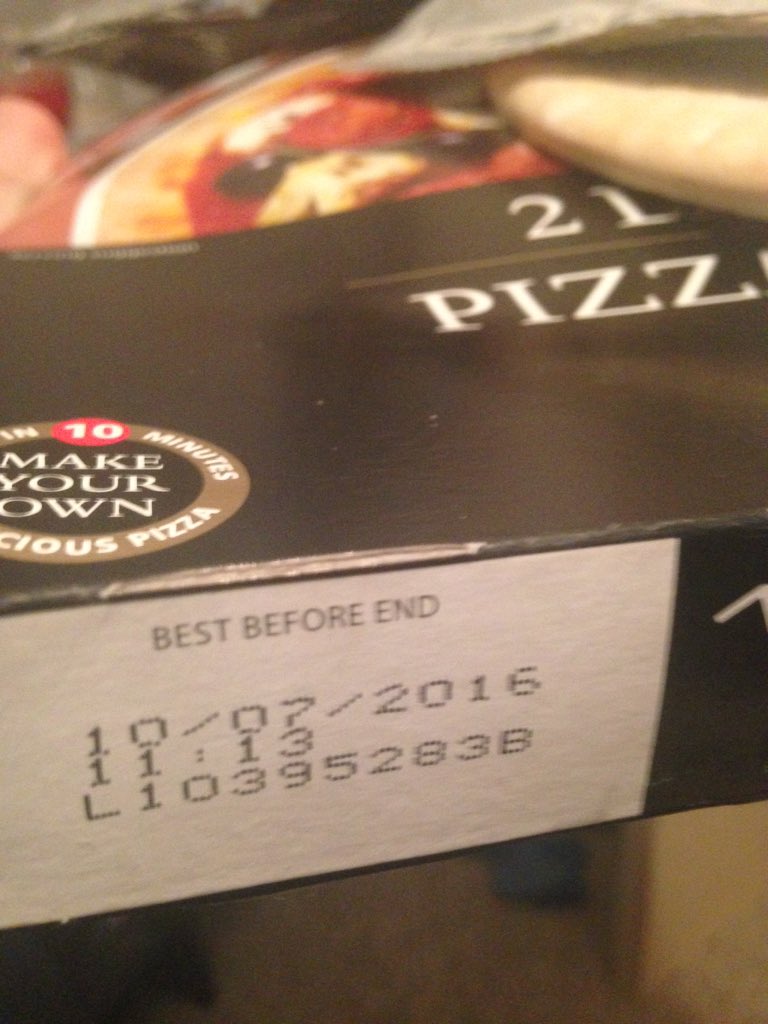 lukemitch111's tweet photo. @Tesco ?????? Opened my pizza base to this https://t.co/2zceI93ICv