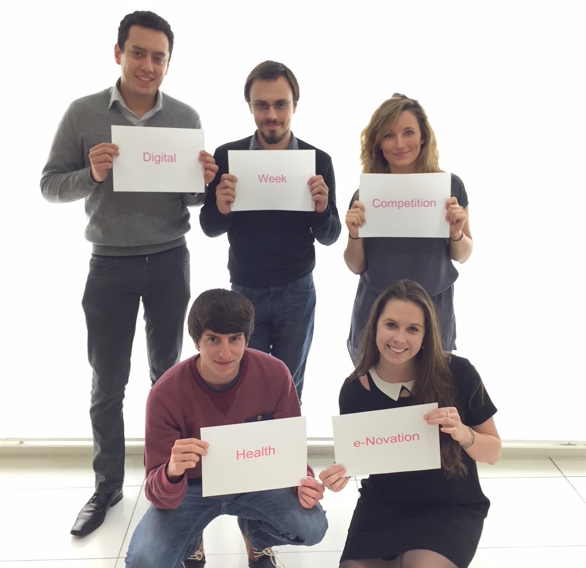 HealthEnovation's tweet photo. Petite pause pour #Health_eNovation ! Toujours aussi motivés pour répondre au brief de @JanssenFRA . #essecdwc https://t.co/ICezJb4F8R