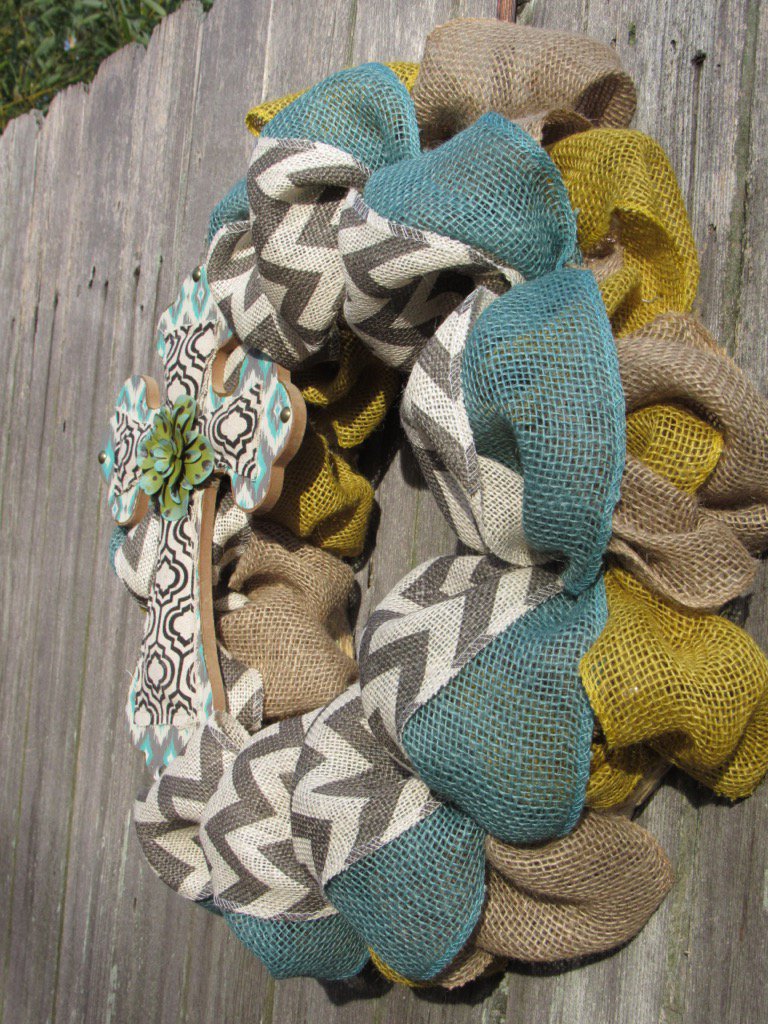 HouseofVali's tweet photo. https://t.co/wS5a5FXYCR available on etsy! #etsy #HNY2016 #marketing #Retweet #etsyretwt #burlap #wreath #Easter https://t.co/Lk0JJsXDAQ