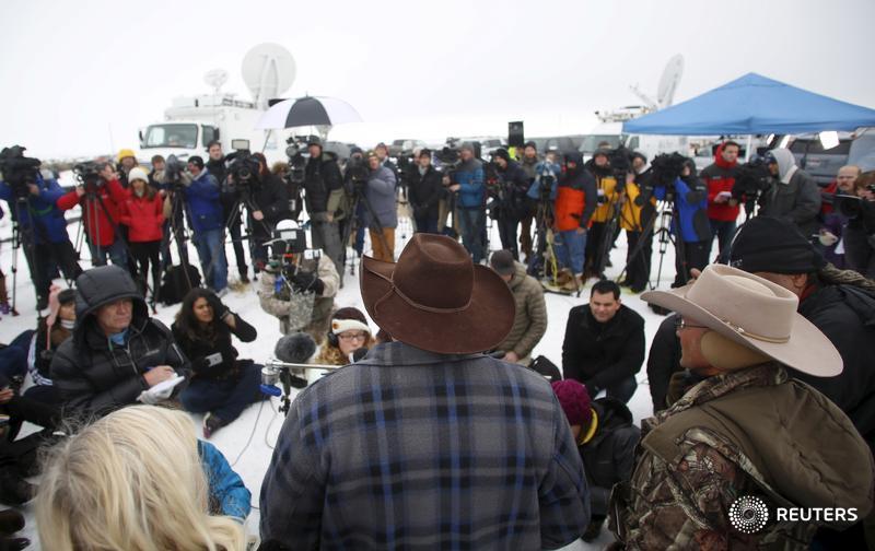 Reuters's tweet photo. Oregon occupiers say they want to help local residents regain rights from federal government https://t.co/h6tn0JhhUF https://t.co/HQazq47AVh
