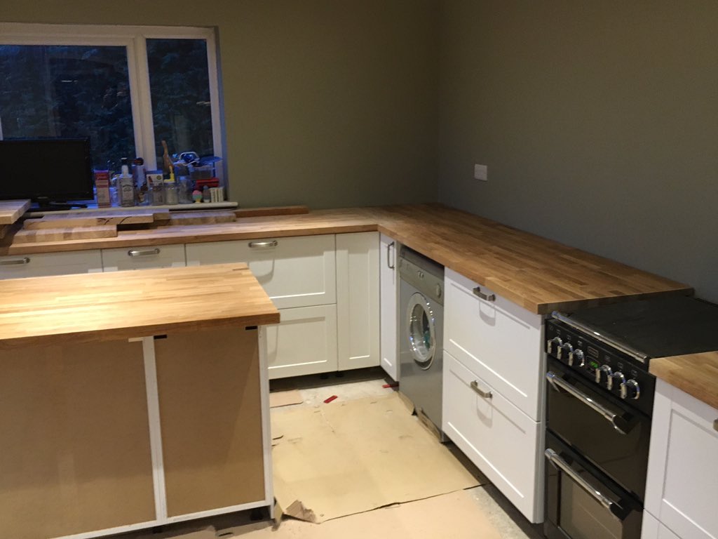 SWJoineryMids's tweet photo. Today's effort. Too heavy for first proper day back after Christmas. #oakworktops #backpain https://t.co/jZAVFp5jsY