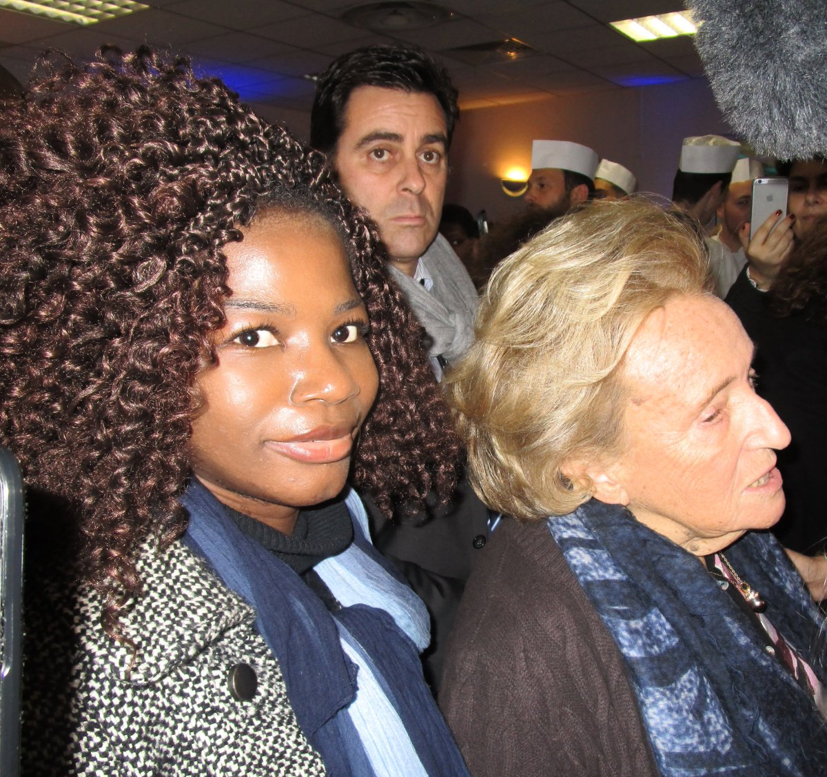 BLACKBEAUTES's tweet photo. Daffirma fondatrice de Black Beautés a rencontré pour vous Mme Chirac et Christian Karembeu pour les "Pièces Jaunes" https://t.co/v3564Rg6kj