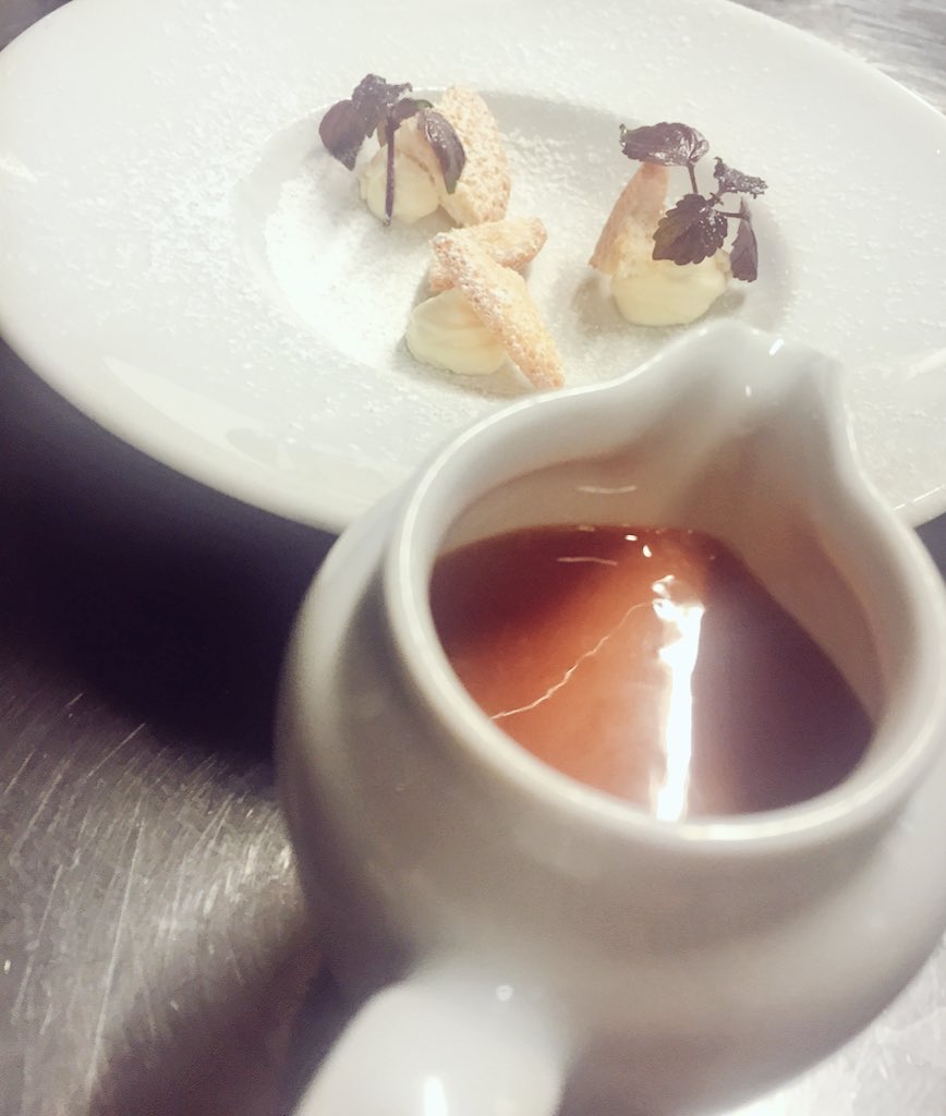 vendicti's tweet photo. #seabuckthornesoup #creamecheese #macadamiacookie #newmenu #odengatan41 https://t.co/XSOxpsfNpO