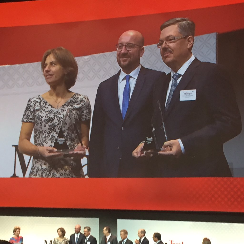 ♠️♥️♣️♦️<a href="/doorslaer/">Van Doorslaer</a> <a href="/CharlesMichel/">Charles Michel</a> Dominique Leroy. CONGRATULATIONS. You look good together! #managervanhetjaar.