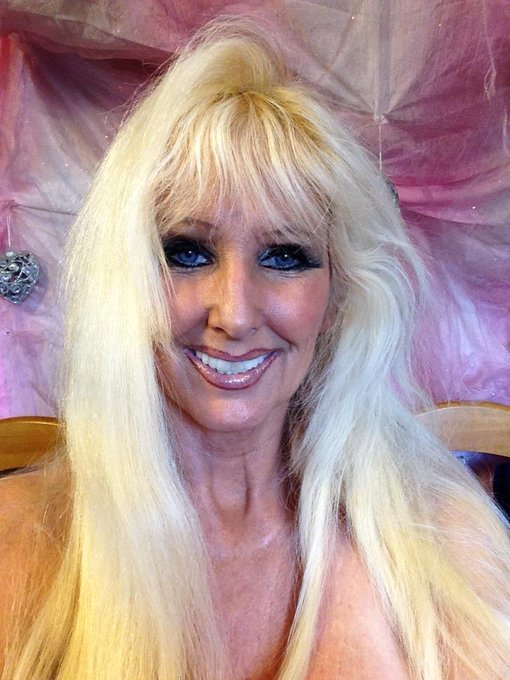 Playing on stream ayes https://t.co/ibPLXvslP6