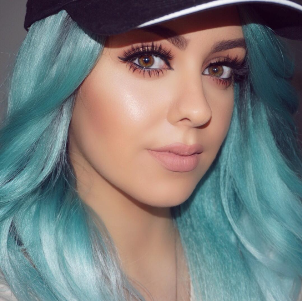 ABHcosmetics's tweet photo. @elizagardner
EYES: #ShadowCouture
GLOW: https://t.co/HguFTgwFNU