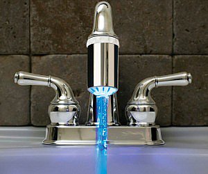 LED Faucet!  planetcoolstuff.com/led-faucet-noz…