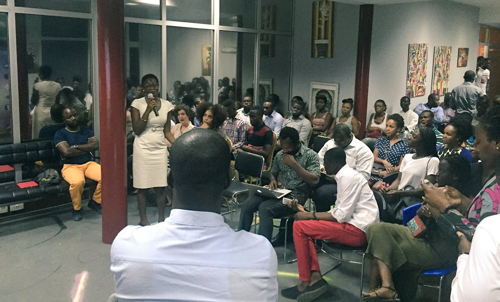 eagamor's tweet photo. #HappeningNow @BloggingGhana By The Fireside at @hubaccra #ByTheFireSide #233events cc: @apprenticegh @ttaaggooee https://t.co/L18HNQdk09