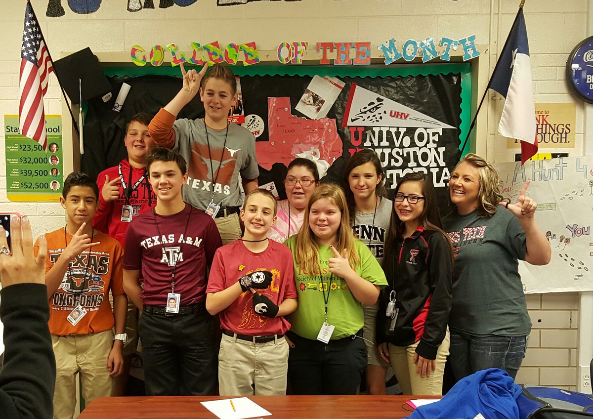 Virginia_odessa's tweet photo. 1st College Shirt day of 2016!! #bonhamAVID representing!! @EctorCountyISD @AVID4College @casie_granado https://t.co/pT0nHhxqAd