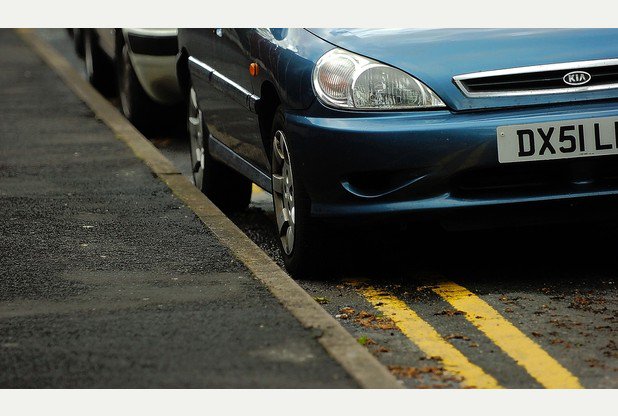 NuneatonNews's tweet image. Double yellow lines to come into force to ease 'residents' misery'  bit.ly/1ONi8JB @BBCCovWarks