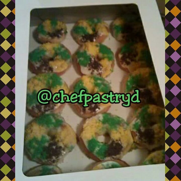 ChefPastryD's tweet image. We also do mini king cakes. Take your next mardi gras party to a new level. Contact me tod… ift.tt/1MUs4tj