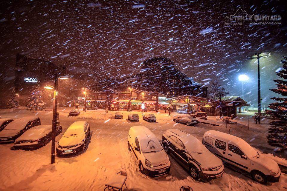 alpedhuez's tweet image. [Live] Elle est déjà de retour !!! ❄️

——

[Live] It's already back !!! ❄️
