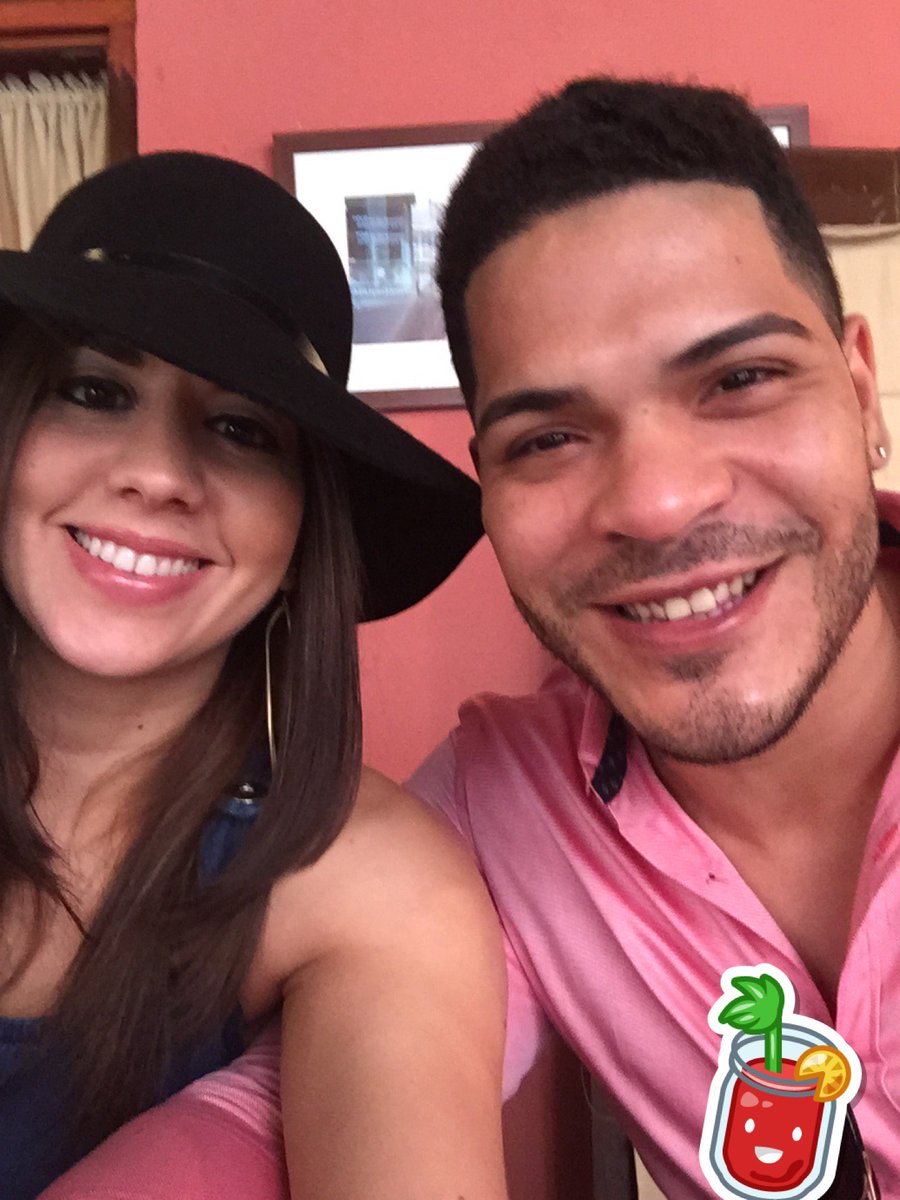 BeckyBee418's tweet photo. Celebrando Reyes with the family (at @BarrachinaR in San Juan, PR) https://t.co/4TBUlo6eMN https://t.co/pceurFwHDV