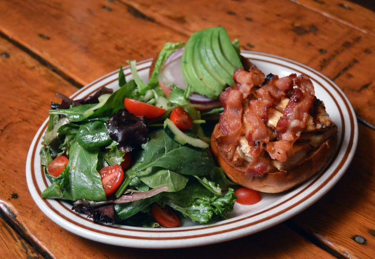 fiddlesticksPub's tweet photo. Have you tried our #chicken #sandwich
#fiddlestickspub #greenwichave #westvillage #LunchTime https://t.co/Z5bWL1erNc