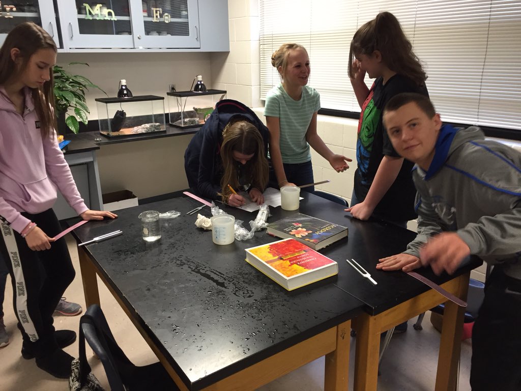 MrTomGoZeps's tweet image. Exploring properties of waves! #pjhscience