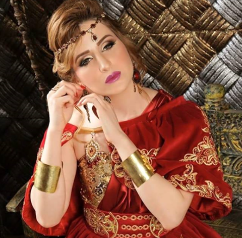 gigimoonn's tweet photo. #BAMA2016PlatinumEdition_KenzaMorsli https://t.co/qQK4TIrOfL
