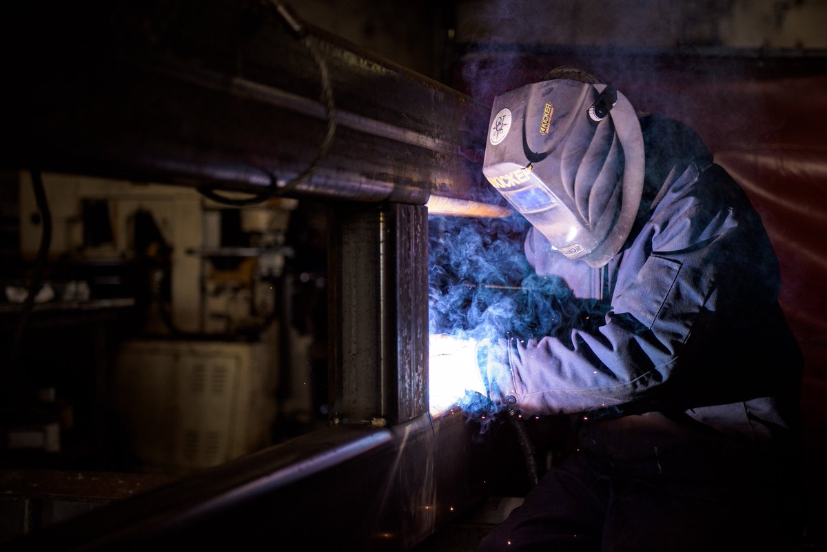 GCISteel's tweet photo. First welding Wednesday of 2016! #WeldRed #WeldingWednesday #structuralsteel #structuralframe #welding https://t.co/bow7ao6Exa