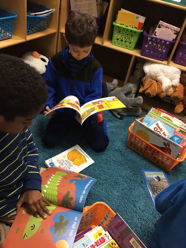 smcdevitt_MES's tweet photo. First grade is working on finding just right books for independent reading π #teammcdevitt https://t.co/j7mAh0cv4L
