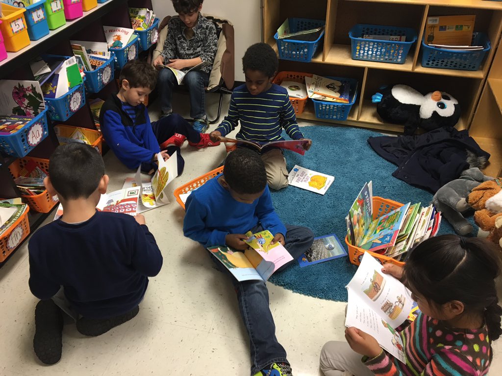 smcdevitt_MES's tweet photo. First grade is working on finding just right books for independent reading π #teammcdevitt https://t.co/j7mAh0cv4L