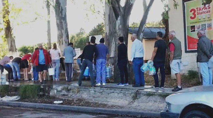 CesarAcevedo74's tweet photo. deKada ganada por @danielscioli @FernandezAnibal y Feliu q se hicieron ricos y nos dejaron como Africa! @SassoGerman https://t.co/39EBacPOrl