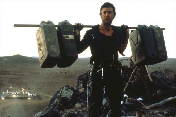 CesarAcevedo74's tweet photo. Un bahiense vecino mío volvió con agua. Dice que esta jodido conseguir. Le dicen #MaxElLoco #MadMax @Max_Headroom_II https://t.co/Ze21cPoSZ7