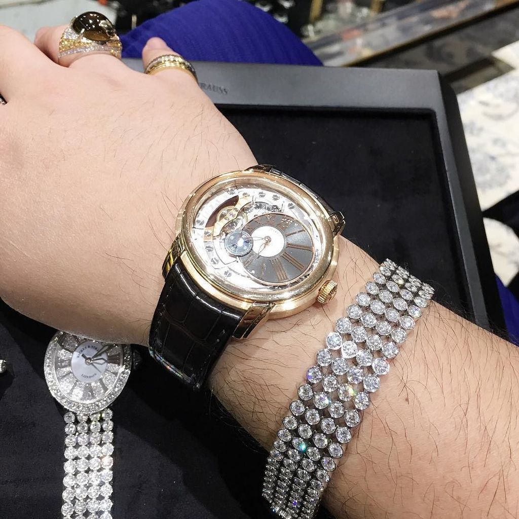 OTTO88888888's tweet photo. Man in #diamonds I looooove it ❤️ #audmarspiguet #dresshim #watchanish #watchsofinstagram … https://t.co/ou3FdDciAq https://t.co/MwCY4Kpfd1