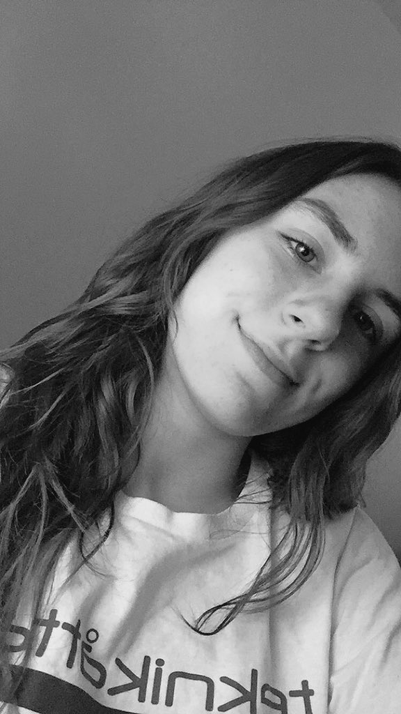 owhstylesx's tweet photo. love you more than anything else,thank you for being my hero.@SEBTSB #selfieforseb x1 https://t.co/1jTQAjvsnQ
