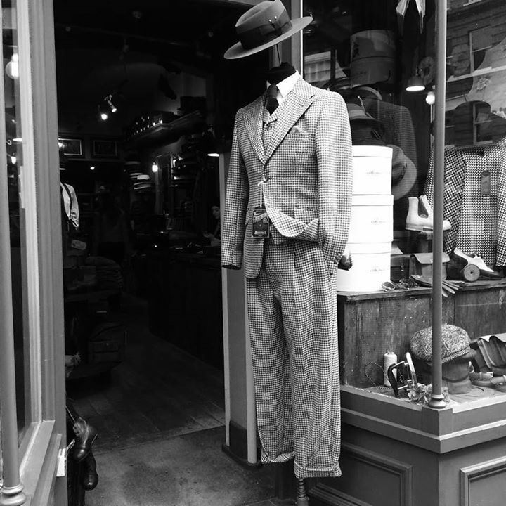 AdoreAngleterre's tweet photo. #fashion #fashionstyle #male #malemodel #maletrends #maletrend #malefashion #london #londo… https://t.co/jdpNJHyL1J https://t.co/JOyyHzV2RV