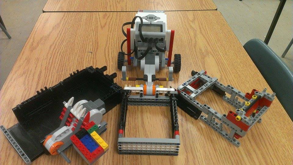 Viperbots1's tweet photo. The latest glimpse of our robot 
#2k15 #robotics #fll #seniorteam #thevalleys https://t.co/g4IDJweUSN