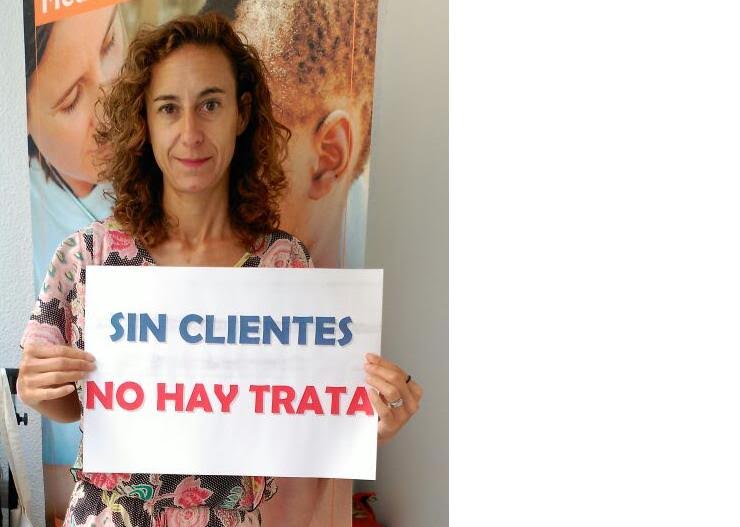 MdM_Navarra's tweet photo. Gracias x seguirnos @Algonfdez ! Nosotr@s lo tenemos claro #Sinclientes no hay trata @BeatrizGimeno1 @BeatrizSagRob https://t.co/lqsgZX00AB