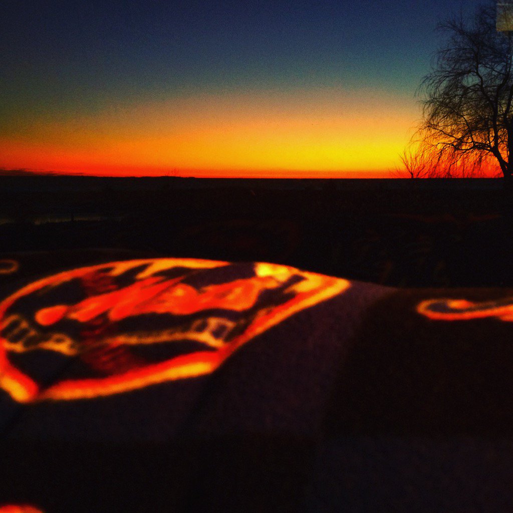 heyjude819's tweet photo. Mother Nature must be a #Mets fan 💙☀️💙☀️💙 https://t.co/oGYCVJoO8H